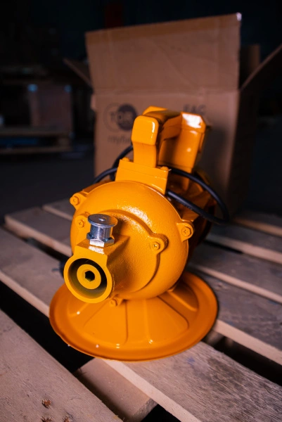 Электропривод глубинного вибратора для бетона 2,2 кВт TOR ZN70-JT (японский тип)*