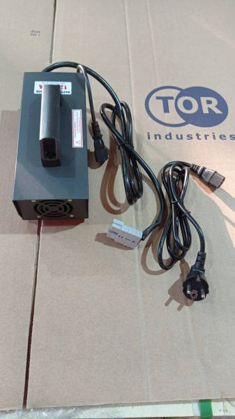 Зарядное устройство для штабелёров DYC/PEMS 12V/15A (Charger)